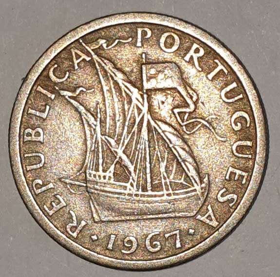 1967 - 2.5 ESCUDOS - 2$50 - 2 1/2 - PORTUGAL - PORTUGUESA - KM#590 - COPPER-NICKEL - PORTUGUESE